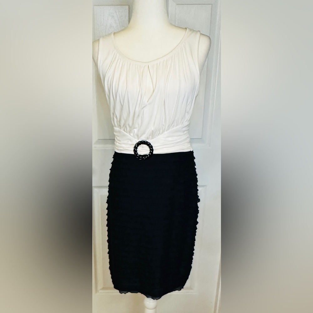 Joseph Ribkoff Dress Black White  Sleeveless Knee Length Ruffle Tier Size Small